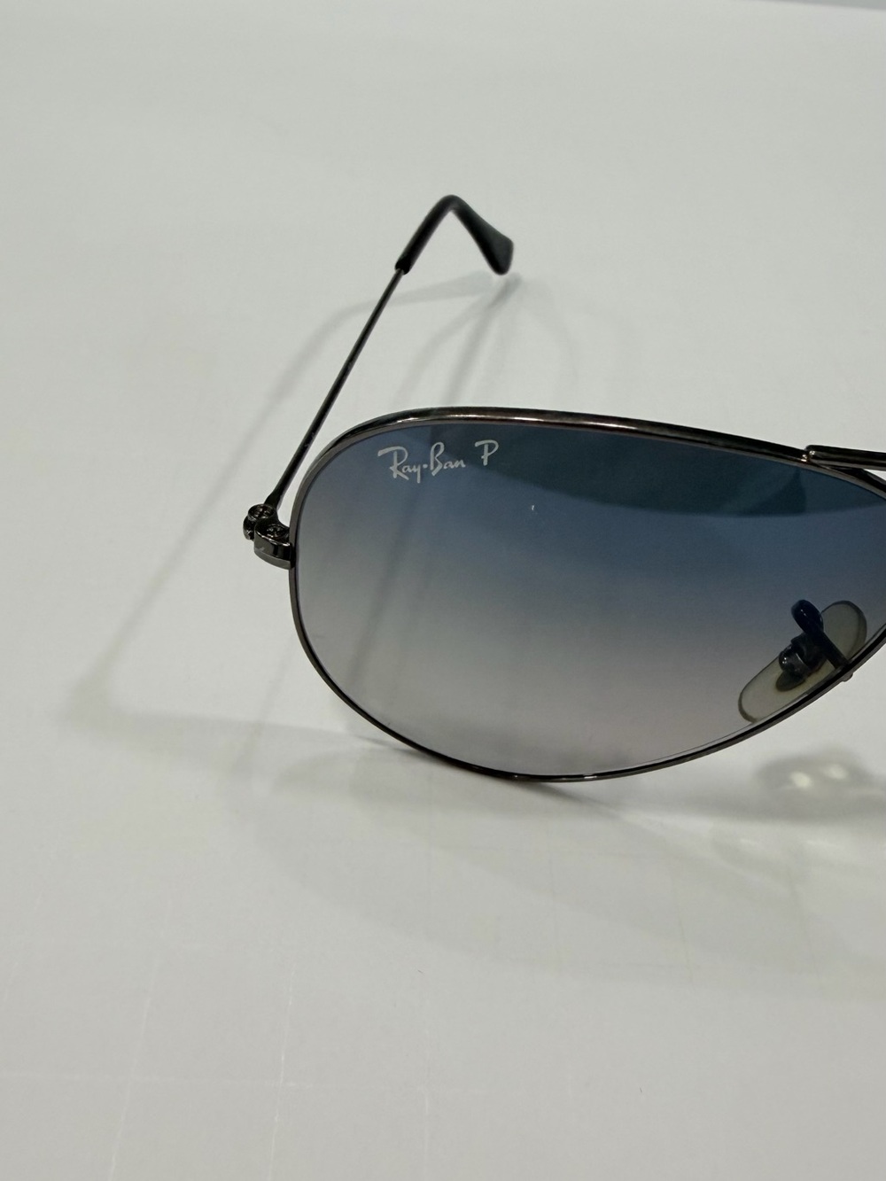 Ray-Ban Aviator Classic Men's Sunglasses - Gradient Gray Lenses - Picture 3 of 9
